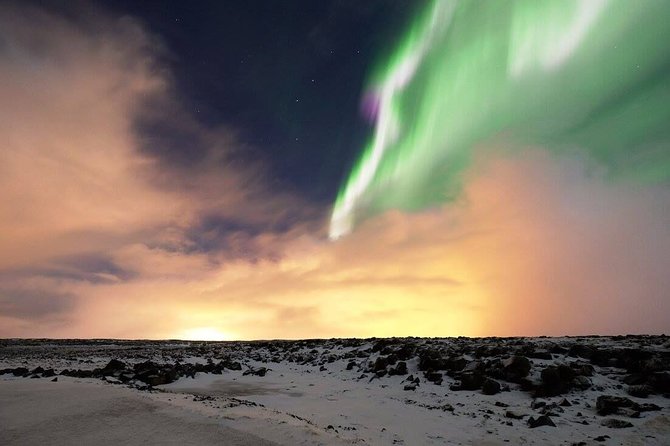 Northern Lights Small Group Guided Tour from Reykjavik - Photographing the aurora without ruining the moment