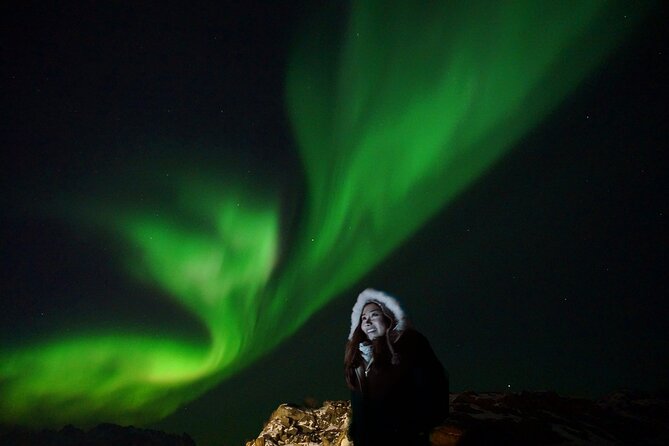 Northern Lights Small Group Tour from Reykjavik - Hot chocolate, donuts, and the waiting game