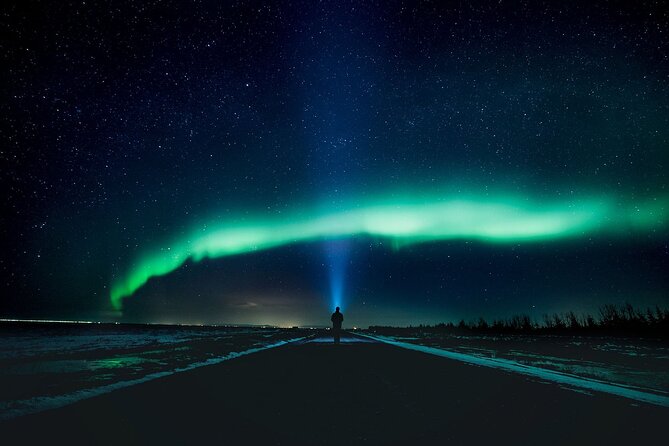 Northern Lights Small-Group Tour with Free Photos & Hot Chocolate - The quality of the guide makes a real difference