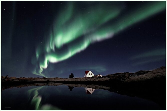 Northern Lights Small-Group Tour with Hot Chocolate & Photos - The key facts before you reserve