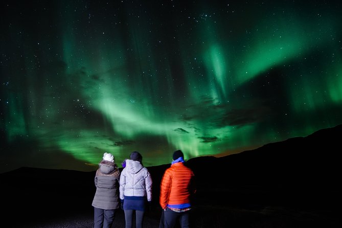 Northern Lights Tour from Reykjavik in a Super Jeep - Hot chocolate, treats, and the cold