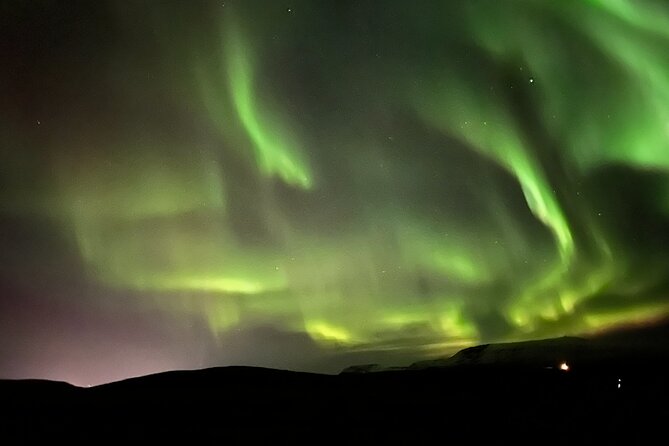 Northern Lights Tour: Spirit of the Aurora - Professional photos under a changing sky