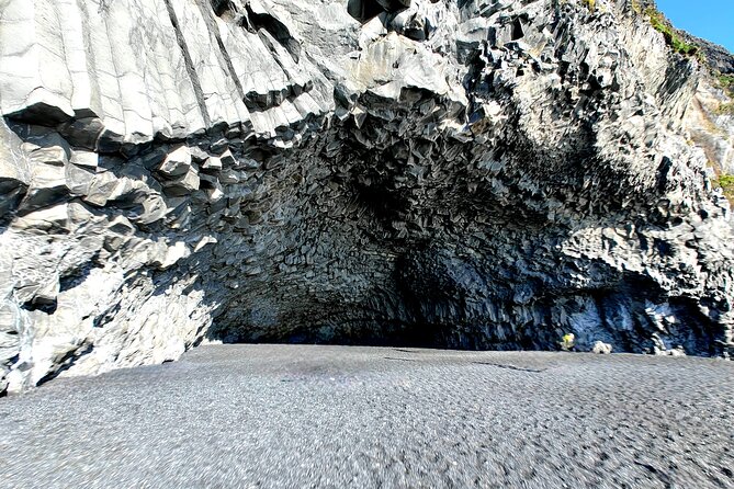 One-Day Tour: Private South Coast with Diamond Beach Adventure - Diamond Beach: the day’s changing centerpiece