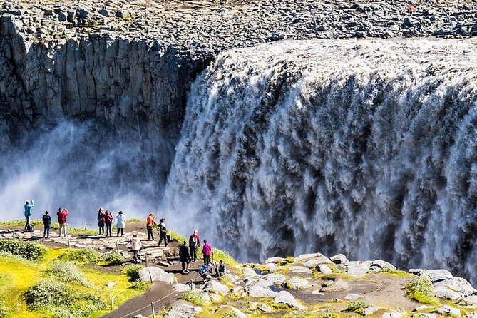 Premium 4x4 Diamond Circle Tour - Námaskarð shows Iceland at its hottest