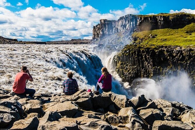 Premium 4x4 Diamond Circle Tour - Selfoss and Hljóðaklettar reward quick eyes