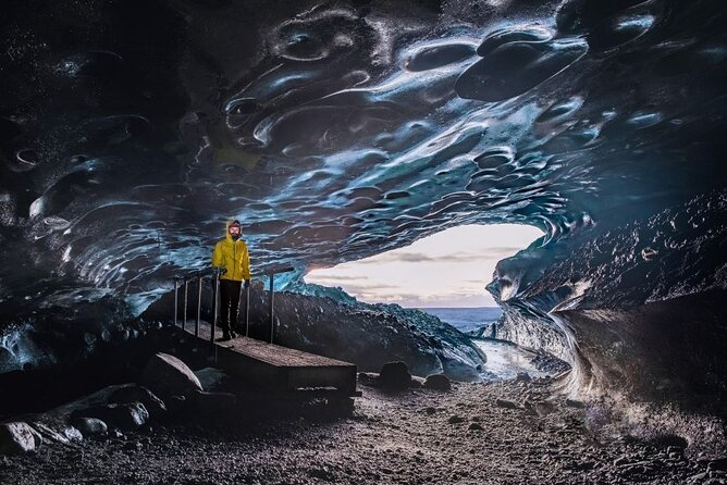 Premium Ice Cave Tour Vatnajokull Iceland - A closer look at Vatnajökull National Park