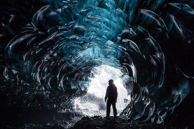 Private 2-Day Glacier Lagoon, Ice Cave and Northern Lights - Fjaðrárgljúfur Canyon and the long road east