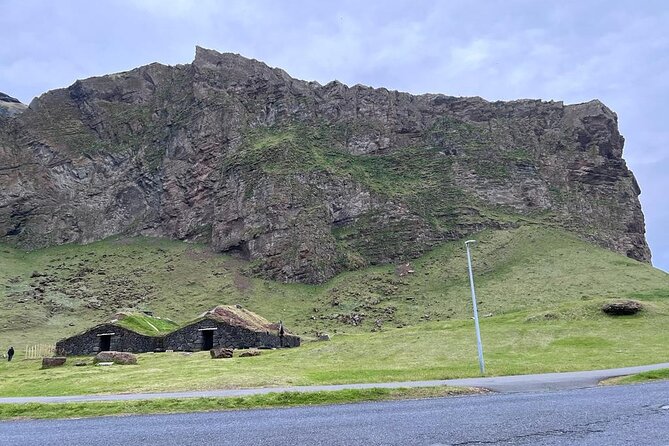 PRIVATE 2-Hours Tour - Westman Islands with a local in a BMW X5 - Comfort rules and practical details