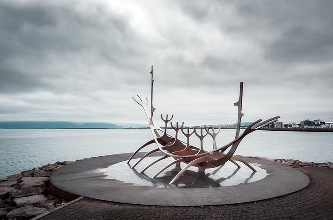 Private 6 Hour Airport or Cruise Tour with Transfer - Grótta Lighthouse reaches beyond central Reykjavik