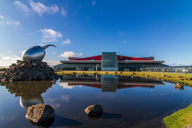 Private Airport - Blue Lagoon - Reykjavík - Meeting your driver at Keflavík