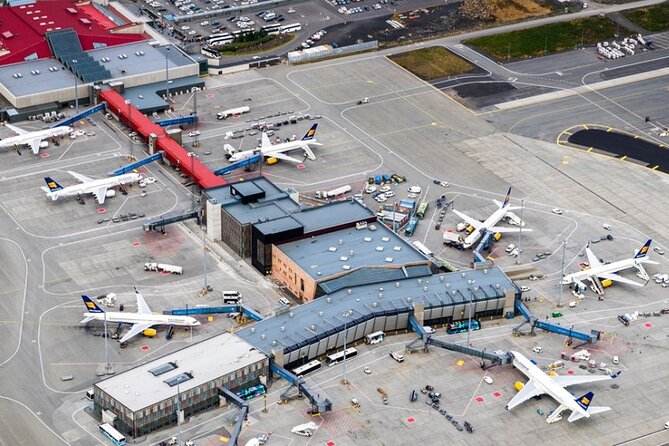 Private Airport Transfer from Reykjavik to Keflavik Int. Airport - A direct ride between Reykjavik and Keflavik