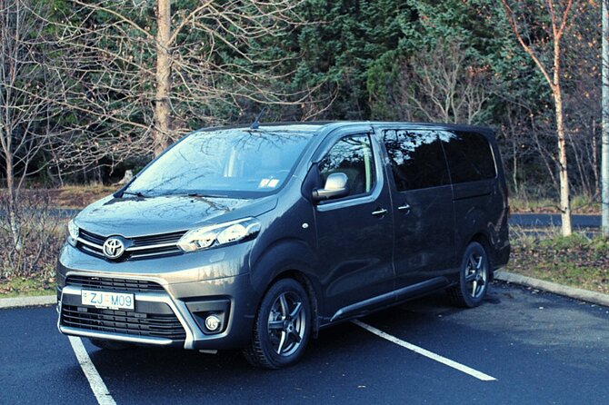 Private Airport Transfer (one way) - The ride itself: clean vehicles and local conversation