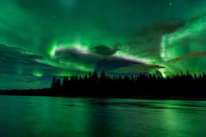 Private Aurora Hunt with Photos in Super Defender - Finding a dark place for the northern lights