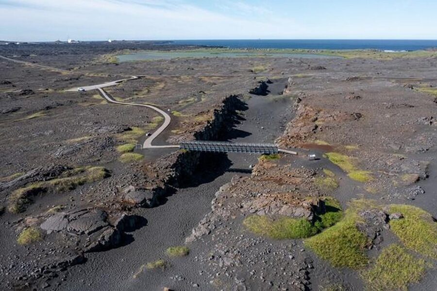 Private Bespoke Reykjanes Peninsula Tour - Adding the Blue Lagoon requires careful planning
