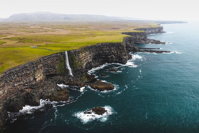 Private Bespoke Reykjanes Peninsula Tour - Reykjanes Lighthouse meets the open sea