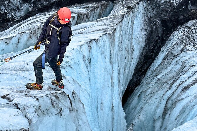 Private Extreme Encounter w/ ropes on Sólheimajökull Glacier - Why this private glacier tour feels different