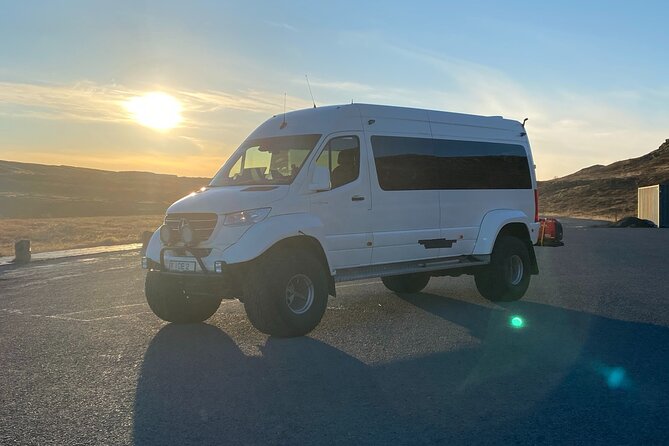 Private Golden circle and glacier super jeep tour from Reykjavik - The guides can make the long day work