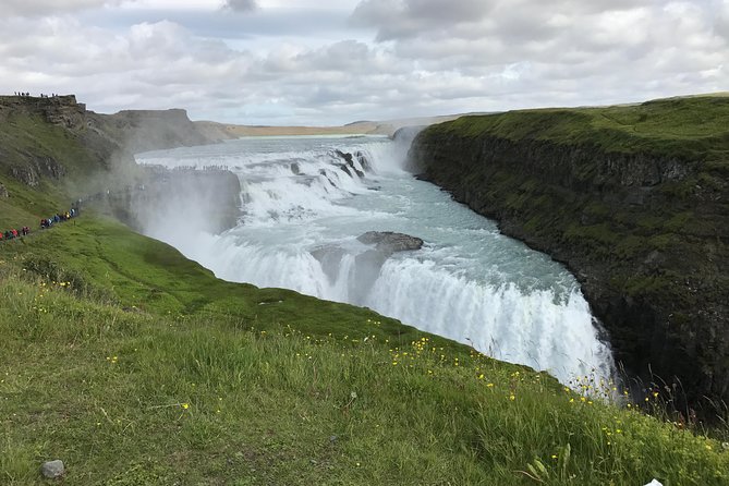 Private Golden circle and glacier super jeep tour from Reykjavik - Geysir and the 25-meter Strokkur eruption