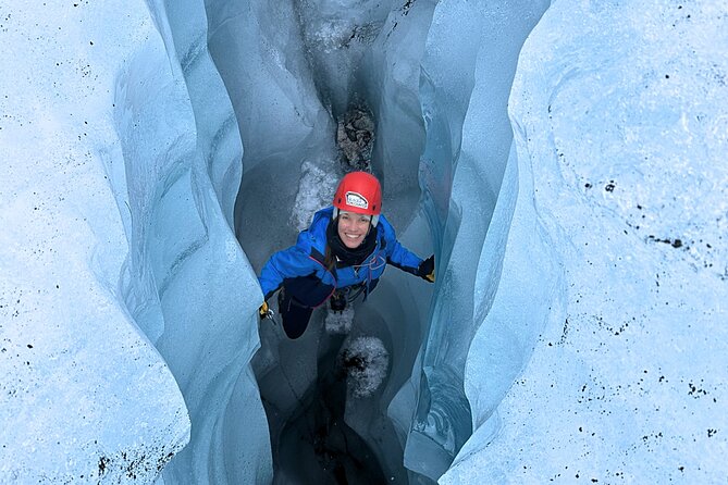 Private Guided Hike Experience on Sólheimajökull Glacier - The 20-minute walk into the glacial valley