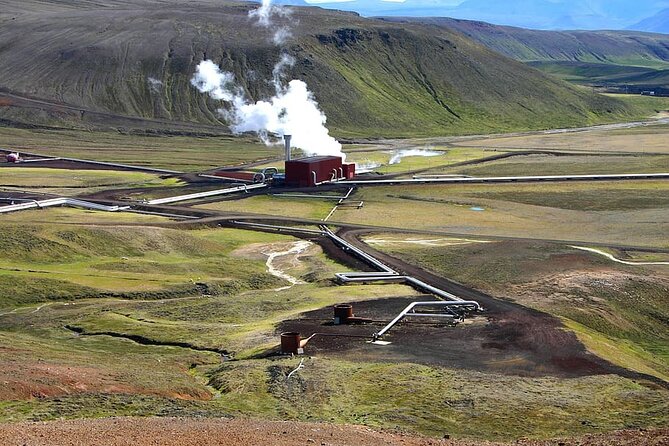 Private Helicopter Tour in Hengill Geothermal Area with Landing - Who should book this tour?