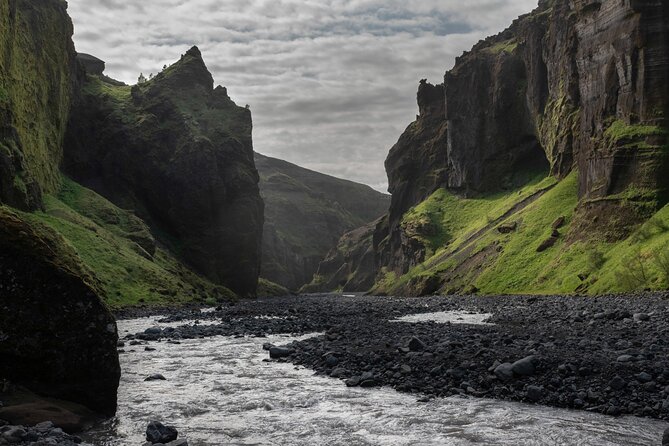 Private Hiking Tour in the Valley of Thórsmörk - The approach: two hours from pavement to mountain roads