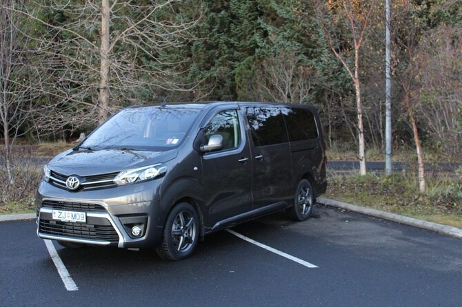 Private Keflavik Airport Transfer (Round trip) - What the ride to Reykjavik feels like