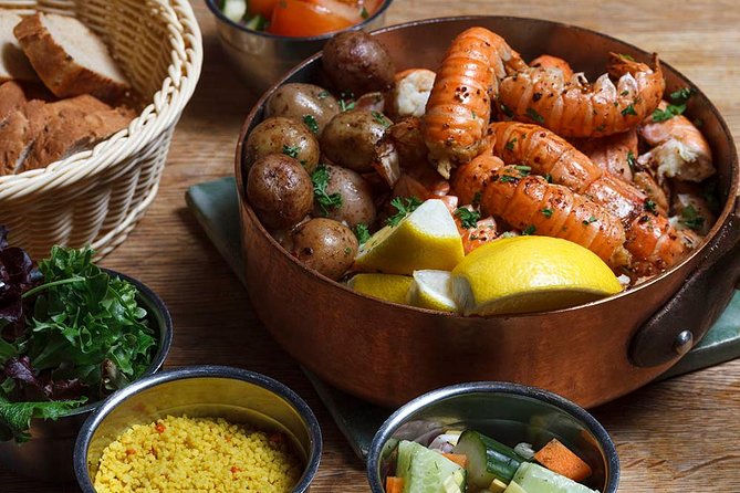 Private Northern Lights Adventure With Lobster Dinner - The key details at a glance