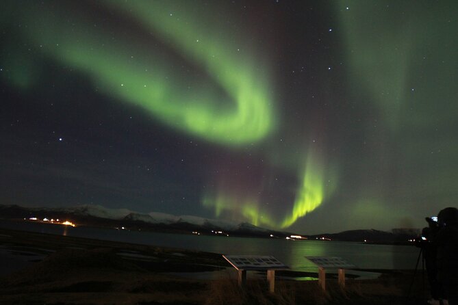 Private Northern Lights Tour - Hot chocolate, pastries, and time outside