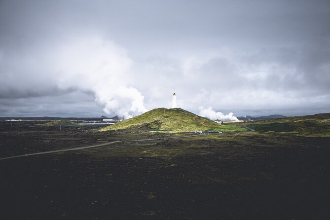 Private Reykjanes Peninsula, Lava Tunnel and Blue Lagoon - Raufarhólshellir: an hour below the lava