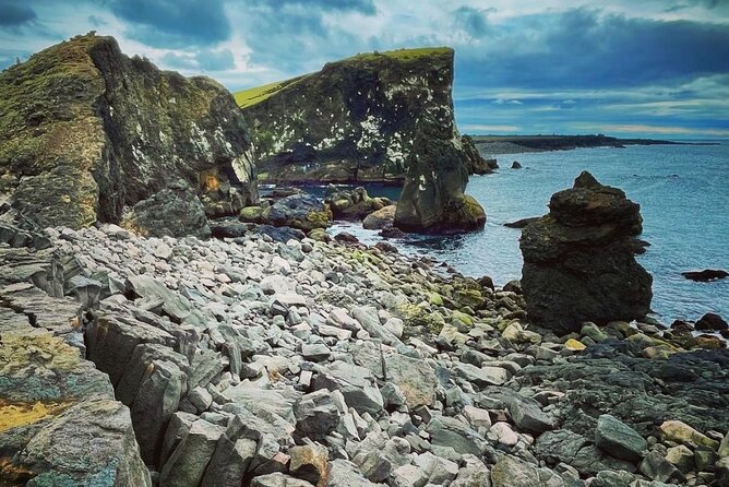 Private Reykjanes Tour and Blue Lagoon Spa - Brimketill, a rough Atlantic finish