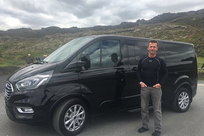 Private Reykjavík Round Trip Airport Transfer - Meeting your driver in the airport hall