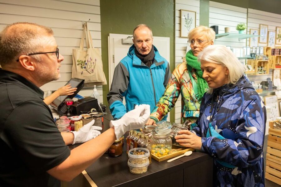 Private Reykjavik Shopping & Sightseeing Walking Tour - How much value do you get for $355 per person?