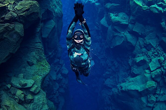 Private Silfra Freedive Tour - Why Silfra is such an unusual place to swim