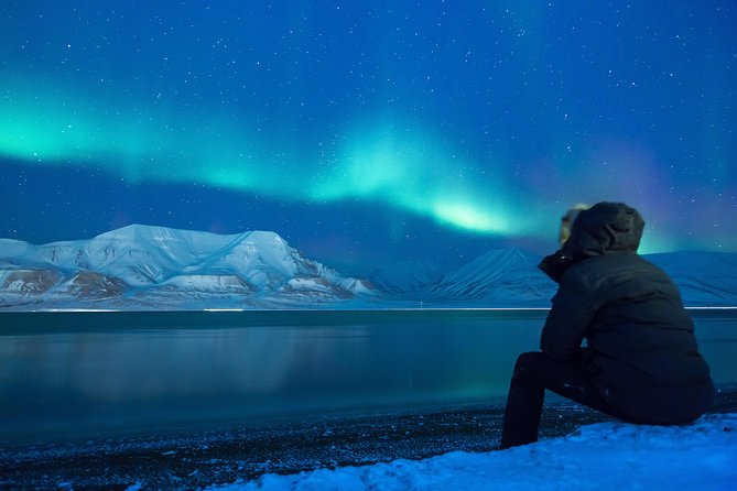Private Super Jeep Northern lights hunt from Reykjavik - Photos beneath the Northern Lights