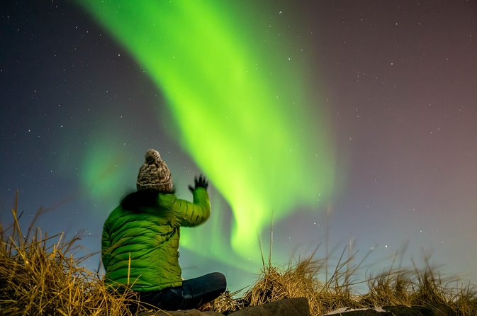 Private Super Jeep Northern lights hunt from Reykjavik - Hunting the aurora instead of waiting at one stop