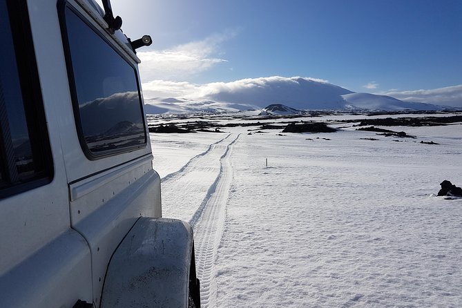 Private Superjeep Landmannalaugar and Hekla Volcano Day Trip - What the guide adds to a private day