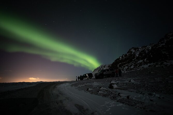 Private tour / Aurora Hunt - Northern Lights Super Jeep Tour - What Mountain Taxi Adds