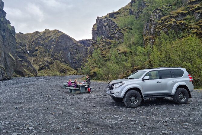 Private Tour to þórsmörk glaciers and waterfalls - Lunch and a slower hour at Básar