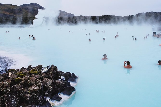 Private transfer Blue Lagoon relaxation round trip (entrance fee not included) - Starting after a flight and ending at your hotel