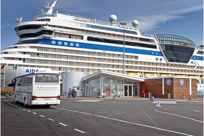 Private Transfer from Cruise Ship Port to Keflavik Int. Airport - A short ride with a bit of Icelandic conversation