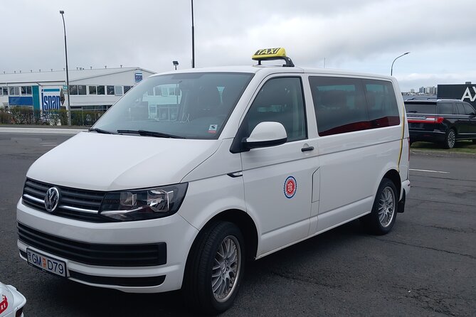 Private Transfer from Keflavik Airport to Reykjavik/surrounding - VW Caravella or Mercedes Electric Vehicle?
