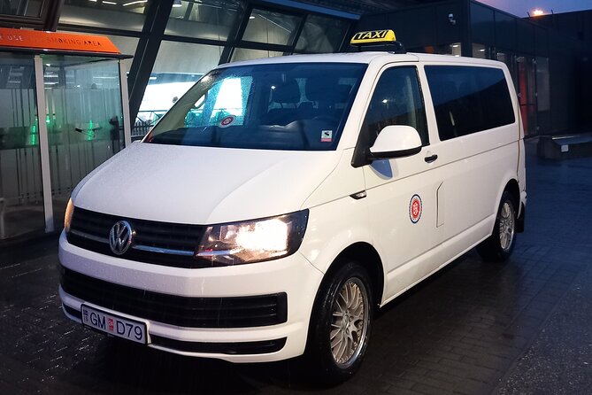 Private Transfer from Keflavik Airport to Reykjavik/surrounding - Why the Drivers Matter More Than the Route
