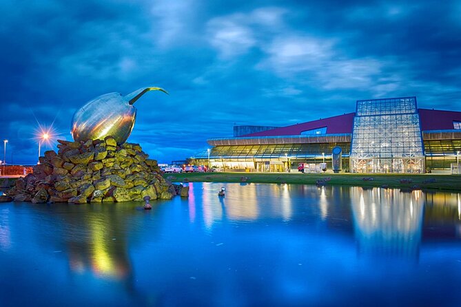 Private Transfer from/to Keflavik Airport (KEF) - From Keflavik Runway to Your Reykjavik Door