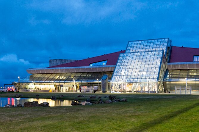 Private Transfer Reykjavik to Keflavik Airport - Leaving Reykjavik without the usual airport worry