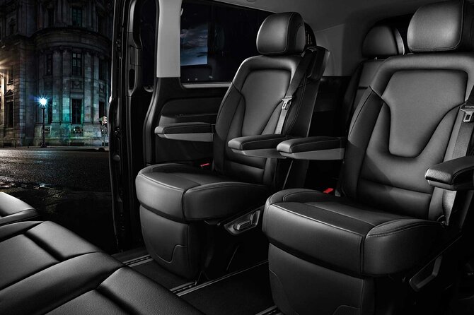 Private transport In Luxury MPV/SUV 5pax Keflavik Airport-RKV - From Keflavik Airport to Reykjavik in one private ride