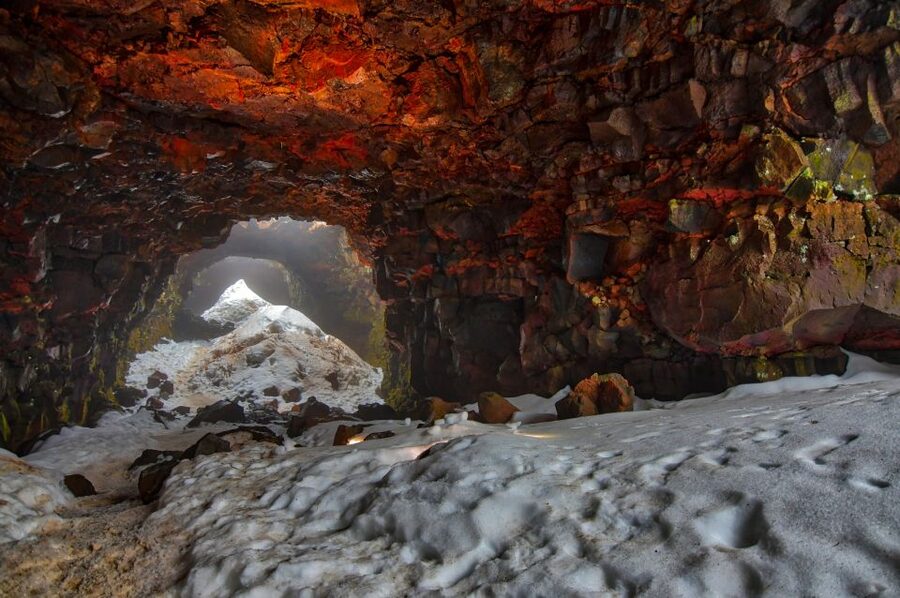 Raufarhólshellir Lava Tunnel: Underground Expedition - Walking beneath an ancient eruption