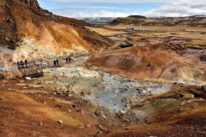 Reykjanes Geopark Small-Group Tour with Airport Transfer - Why Reykjanes makes a smart Iceland day trip