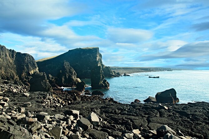 Reykjanes Peninsula: Volcanos & Blue Lagoon Self-Guided Tour - Brimketill: a lava pool with a troll story