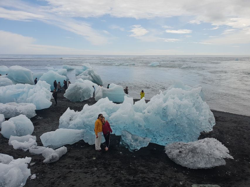 Reykjavík: 2-Day Tour with Icebergs, Glaciers & Waterfalls - Sólheimajökull and the optional glacier hike