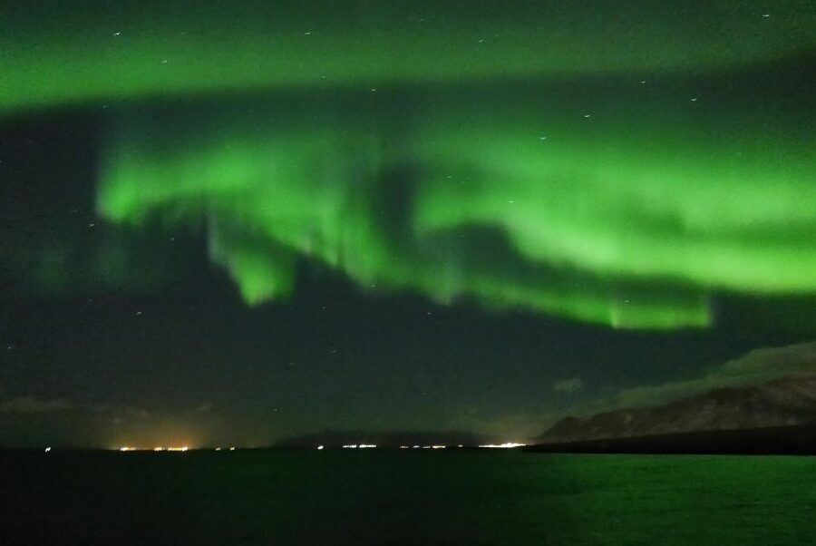 Reykjavik: 2-Hour Northern Lights by Boat with Backup Plan - Waiting for the aurora on the water